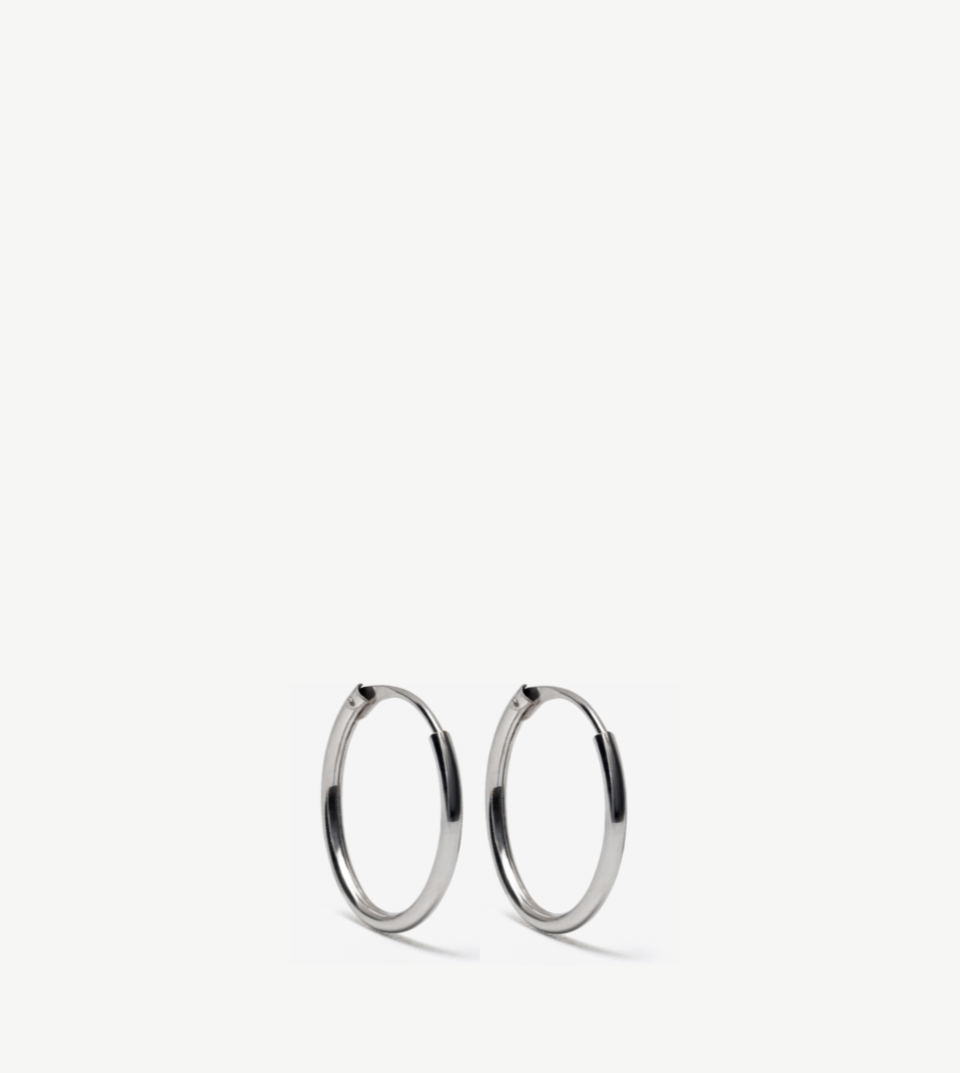 Slim Huggie Earrings in White Gold, 11mm